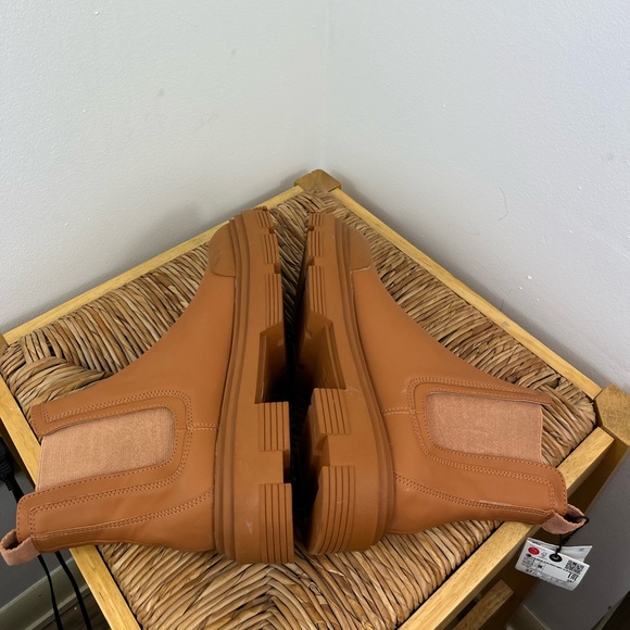 NWT Zara Tan Rubberized Platform Boots Sz 7 - Picture 6 of 11